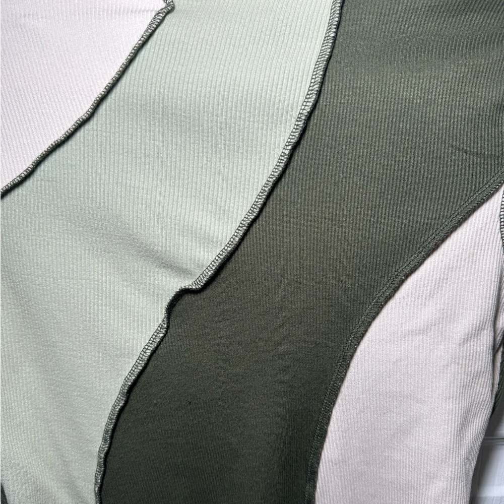 Gilded Intent Color Block Top - Picture 4 of 5